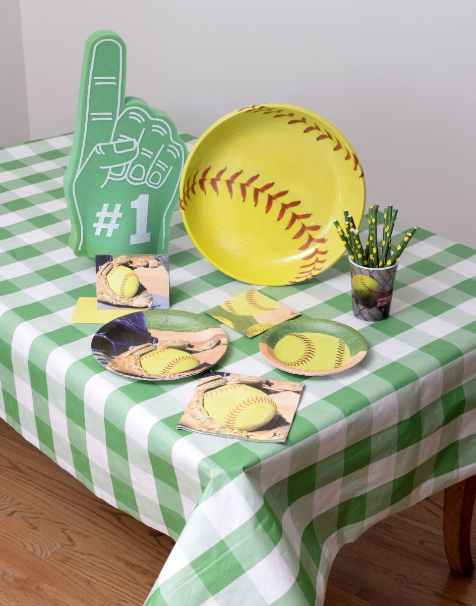 Classic Plaid - Tablecover Green and White 54" x 108" - Image 5